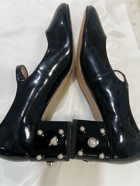 kate spade Black Patent Leather Mary Jane Heeled shoes with Pearl Studs
